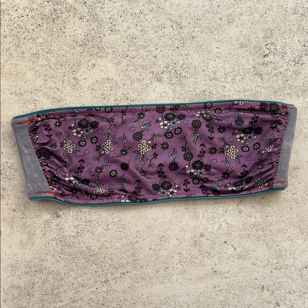 Floral Purple and Gray Xirena bikini top